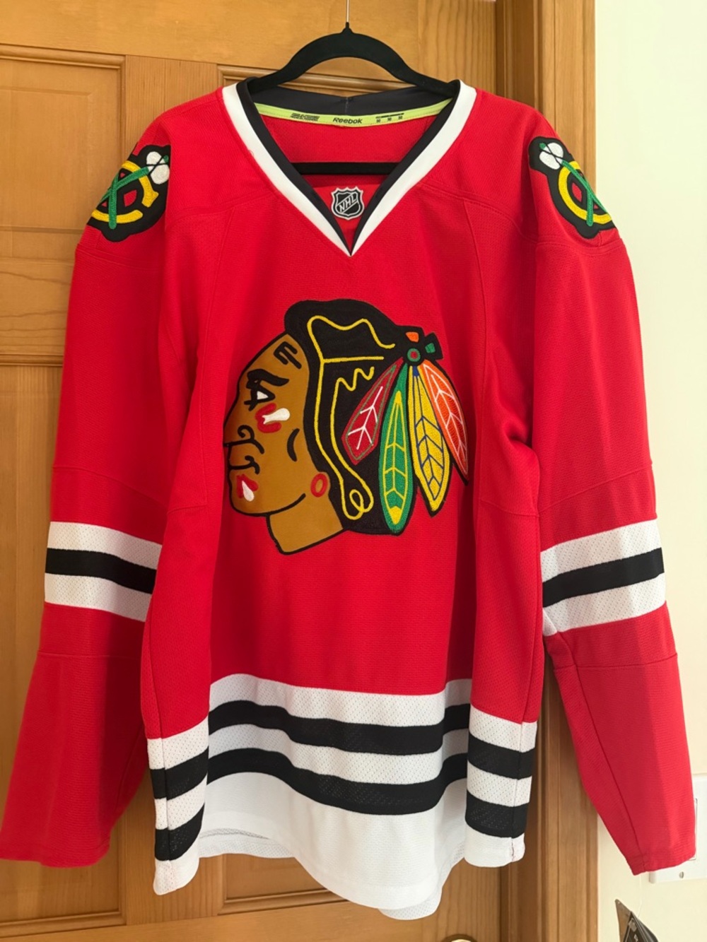 Reebok Red Chicago Blackhawks Jersey - Center Ice Collection, Size 50